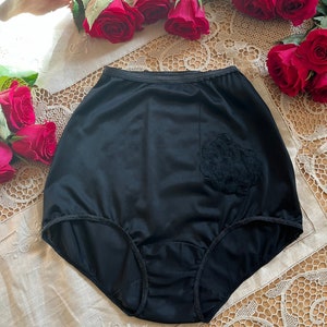 Authentic 1960’s vintage Kayser Black Nylon Pillow Tab Granny Panties