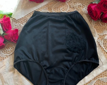 Authentic 1960’s vintage Kayser Black Nylon Pillow Tab Granny Panties