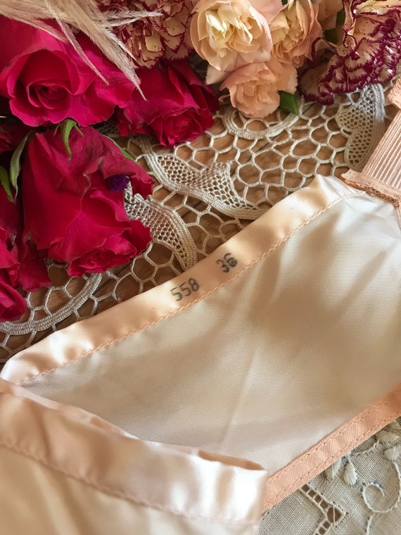 Authentic 1940’s vintage pink satin bullet bra - image 10