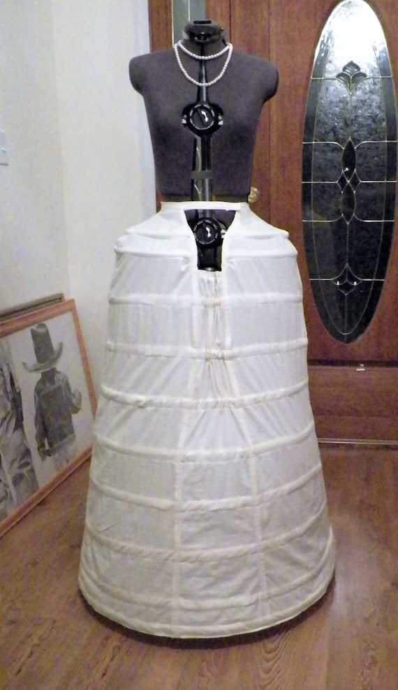 Bell Shaped Victorian Bustle Cage Crinoline with Crinoline tul