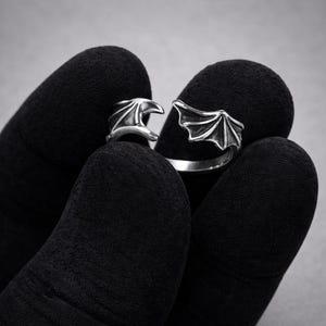 Pierścień z wampirem, gotycki pierścień z nietoperzem i skrzydłem demona, regulowany, otwarty wzór biżuterii dla kobiet, wyjątkowy prezent na Halloween