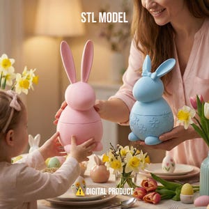 Może przedstawiać: Dwa pojemniki w kształcie zajączka wielkanocnego, jeden różowy i jeden niebieski, trzymane są przez kobietę i dziecko. Różowy królik jest gładki, a niebieski ma kwiatowy wzór. Widoczny jest tekst "STL MODEL" i "DIGITAL PRODUCT".