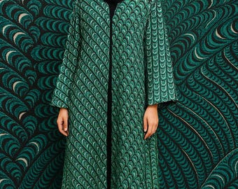Bedruckte grüne Abaya: Bescheidenes islamisches Hijab Kleid, 132 cm Länge