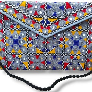 刺繍入りエンベロープクラッチ – ジッパー、ボタン、ストレッチストラップ付きエスニック財布 – 12インチ×8インチ ハンドメイドのシディ刺繍財布、両サイド刺繍