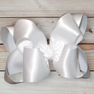 Noeud pour cheveux en satin blanc, Noeud pour cheveux bébé blanc, Noeuds pour cheveux blancs, Noeuds pour cheveux boutique, Noeuds pour cheveux fille, Noeuds en satin, Noeuds pour cheveux de mariage, Noeud pour nouveau-né