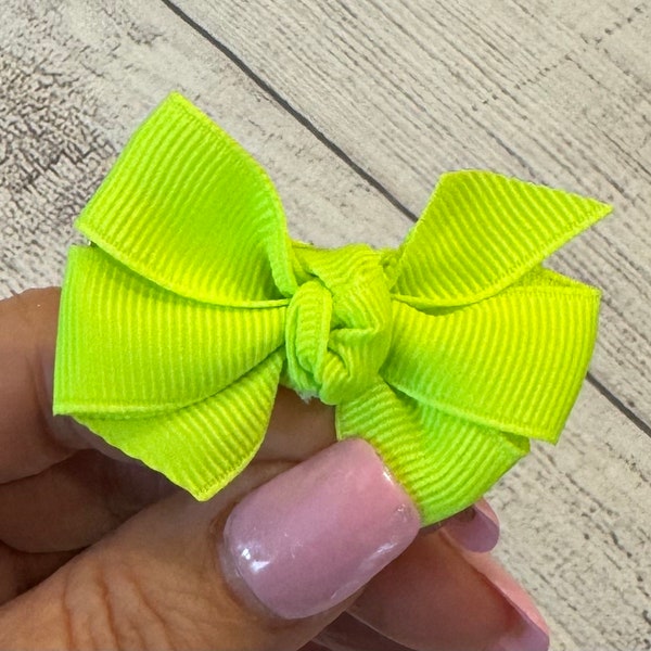 small bows, clip hair bows, baby bows, 2 inch hairbows, clippy bows, Clippie hair bows, Dog Bows, Doggie hair bows, Per Bows, tiny Bow clips