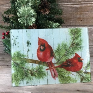 Male Cardinal Glass Cutting Board, Winter Decor, Christmas Cutting Board