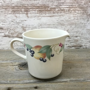 Corning Corelle Abundance Fruit Pattern Creamer Corning NY