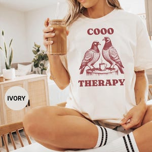 Funny Pigeon Therapy T-Shirt Bird Lover Graphic Tee Cute Urban Wildlife Shirt Retro Pigeon Aesthetic Vintage Birdwatching Gift Animal Humor