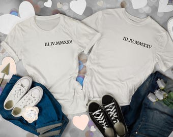Camiseta de aniversario con números romanos: regalo a juego para parejas