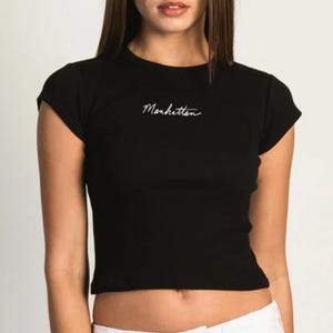 Manhattan Baby Tee | Y2K Fitted Crop Top |  I Love Manhattan Shirt | Vintage Retro T-Shirt | 90s Aesthetic Gift For Her | Manhattan GF Tee