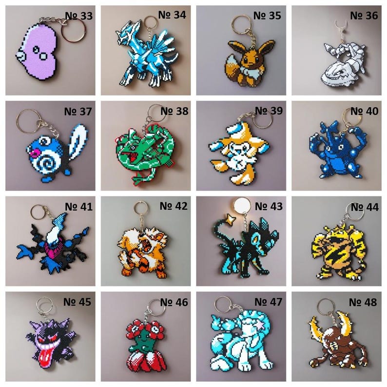 Retro Pixel Art Keychain – 8-bit Style Accessory - Etsy