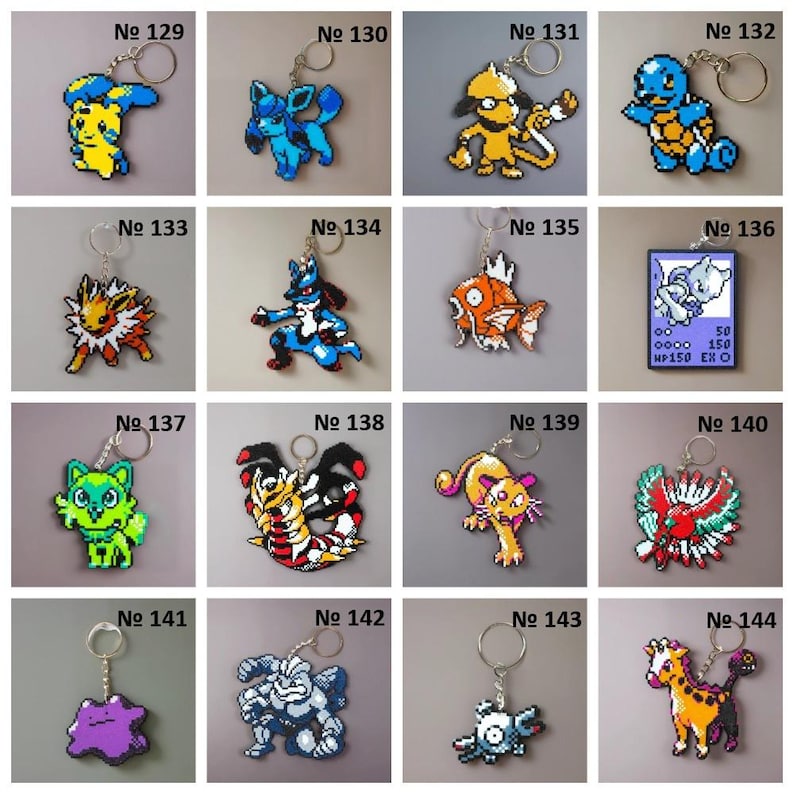 Retro Pixel Art Keychain – 8-bit Style Accessory - Etsy
