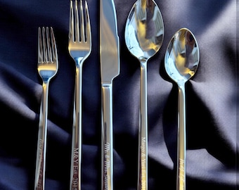 Set di posate da pranzo personalizzate, forchetta, cucchiaio, coltello, moderno, inciso su misura, damigella d'onore, inaugurazione della casa, matrimonio