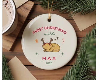 Adorno navideño personalizado para perro: Primera Navidad con un labrador amarillo. Adorno navideño personalizado para perro rubio. Regalo para amantes de las mascotas. Recuerdo familiar para perro.