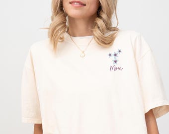 Hoya Mom Comfort Colors Shirt with Floral Hoya Bloom Gift for Gardeners and Plant Lovers