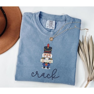 Comfort Colors Nutcracker Mahjong Christmas Shirt Nutcracker Holding Tiles Crack Suit Mahjong Club Gift Holiday Game Night Mahjong Group Tee