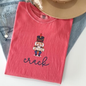 Comfort Colors Nutcracker Mahjong Christmas Shirt Nutcracker Holding Tiles Crack Suit Mahjong Club Gift Holiday Game Night Mahjong Group Tee