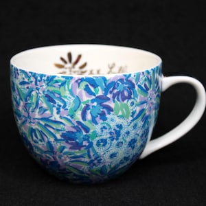 Pair of Lilly Pulitzer Lilly Lion Blue Floral Coffee / Tea Mugs with Golden Handle - 14 Fl Oz Capacity