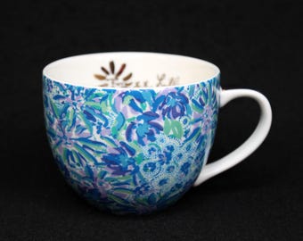 Pair of Lilly Pulitzer Lilly Lion Blue Floral Coffee / Tea Mugs with Golden Handle - 14 Fl Oz Capacity