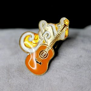 Vintage Glazed Enamel Country & Western Music Guitar Collectors Lapel Pin Badge - Rare Find