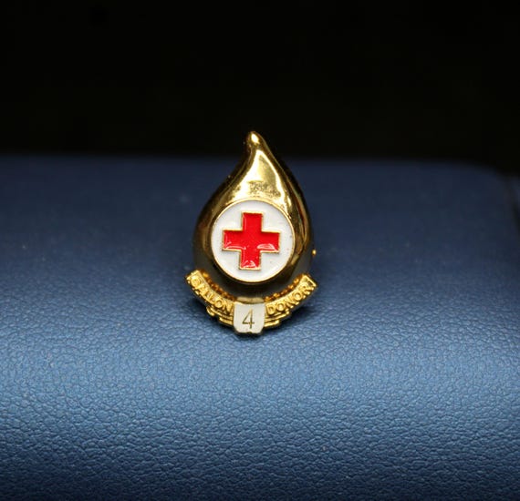 Vintage Red Cross 4 Gallon Blood Donor Lapel Pin