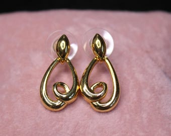 Vintage Gold Tone Metal Drop Dangle Fashion Earrings