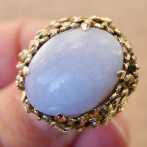 Mid-Century 14K Yellow Gold Lavender Jadeite Jade Statement Dinner ring
