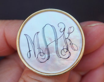 Vintage MOP Mother of Pearl Round Pin Brooch initial MAK or Chinese Last Name