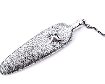 Frasco de perfume japonês em prata esterlina do período Meiji, por volta de 1900.