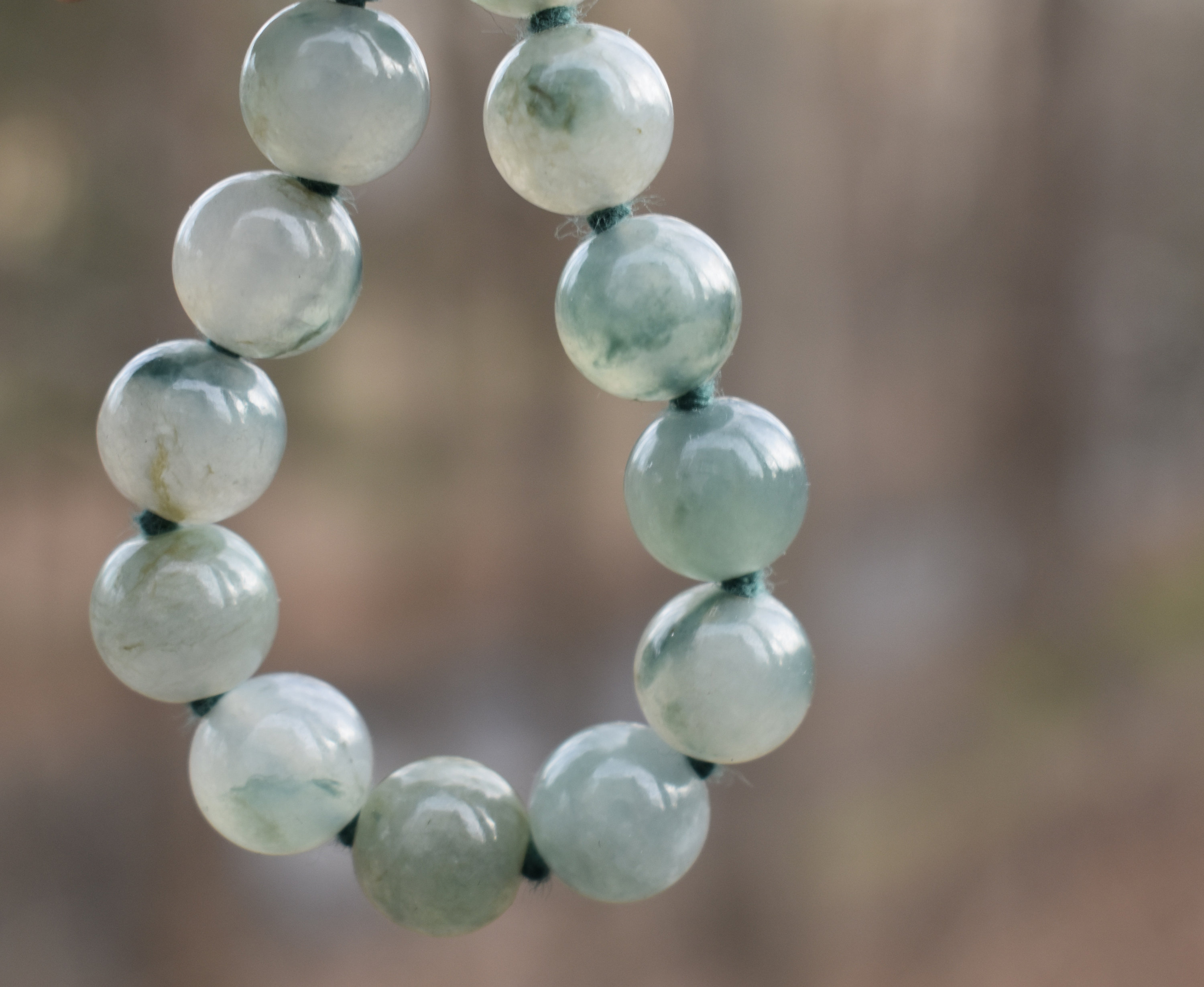 Collana con perline di giada verde birmana naturale non trattata