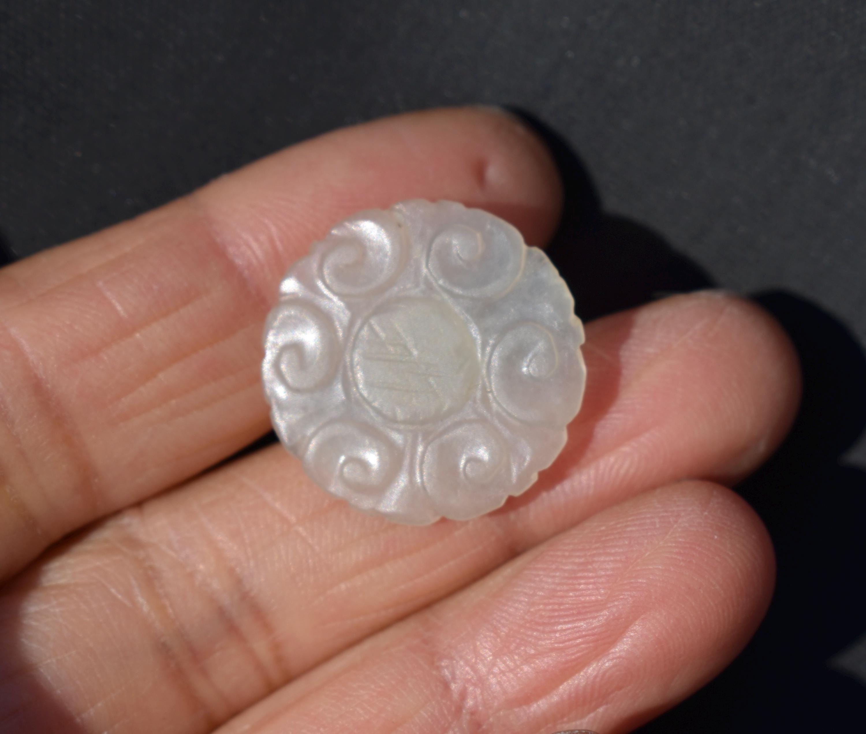 jade　ボタン Antique Chinese Mutton Fat White Nephrite Jade Button Hand Carved