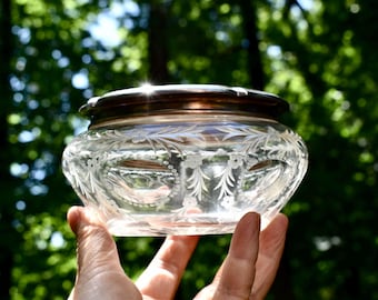 Tarro de tocador grande de cristal tallado con guilloché en plata esterlina victoriana Kerr & Co., William B.