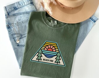 Outdoor Beach Vibes T-Shirt, Outdoor Retro Style Tee, Relaxed Baggy Shirt, Vintage Tee, Comfort Colors 1717,  Forest Lake Badge Tshirt
