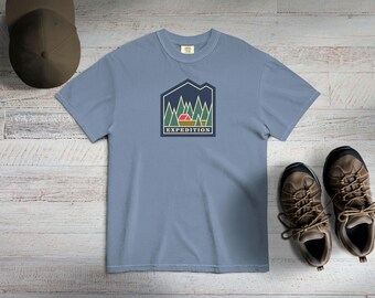 Outdoor Expedition T-Shirt, Outdoor Retro Style Tee, Relaxed Baggy Shirt, Vintage Tee, Comfort Colors 1717,  Mountain Hiking Badge Tshirt