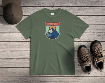 Outdoor North Hike T-Shirt, Outdoor Retro Style Tee, Relaxed Baggy Shirt, Vintage Tee, Comfort Colors 1717,  Mountain Hiking Badge Tshirt