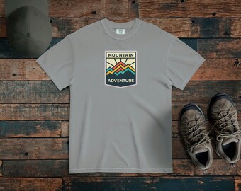 Outdoor Mountain Adventure T-Shirt, Retro Style Tee, Relaxed Baggy Shirt, Vintage Tee, Comfort Colors 1717,  Mountain Hiking Badge Tshirt