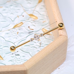 Industrieel staafje - industriële piercingsieraden -14G industriële barbell - chirurgisch staal - oppervlaktekraakbeenoorbel -38 mm