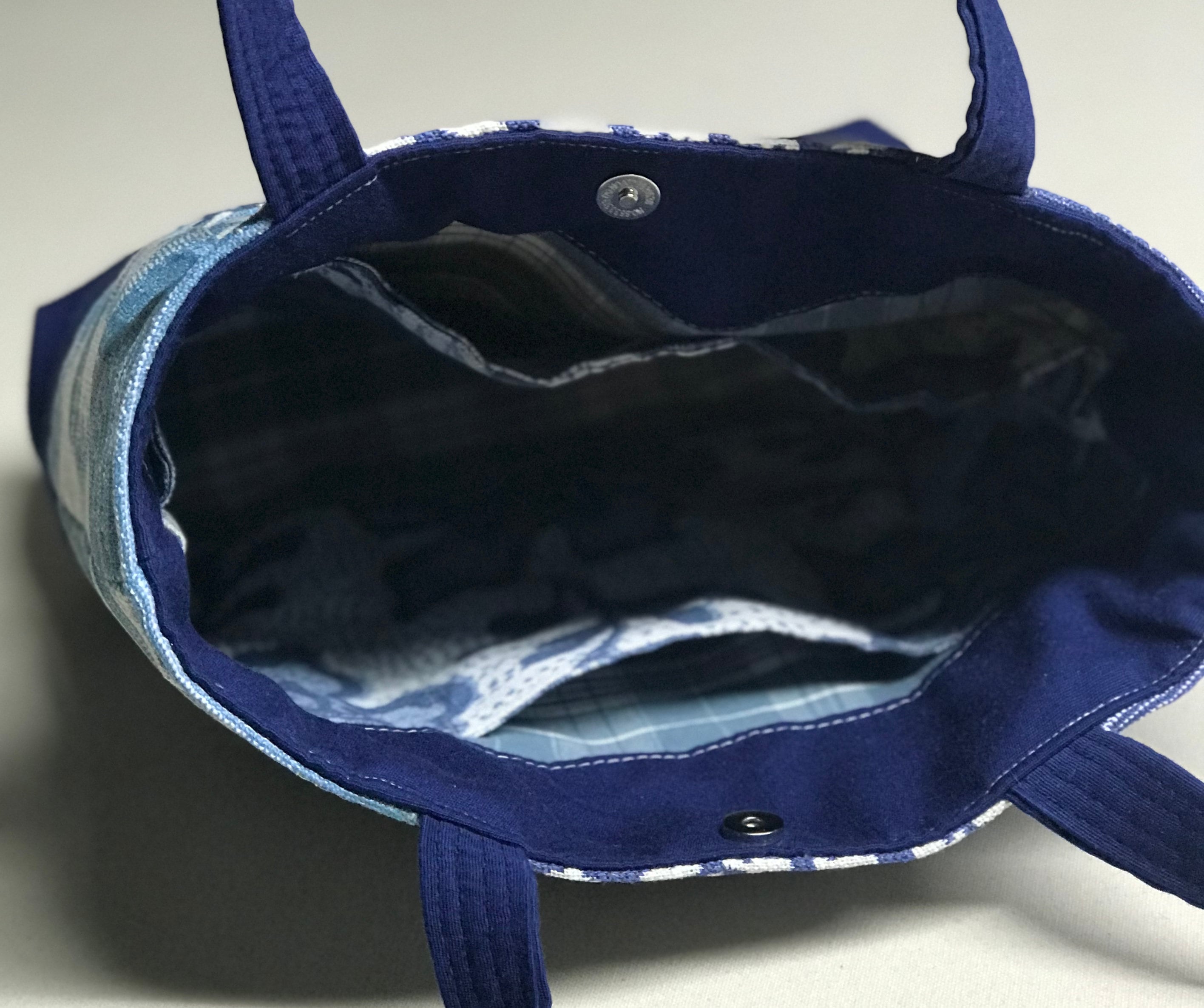ショルダーバッグ・ポシェット +DEINET+ RIBBON CLOUD MINI TOTE BAG IN BLUE KDCUC4S42115300F Amazon.com: Kate Spade New York Bleecker Autumn Paisley Pop