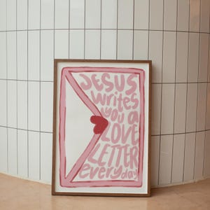 Jesús te escribe una carta de amor Arte mural cristiano diario, impresión artística moderna con letras rosas, póster cristiano coqueto dibujado a mano de moda