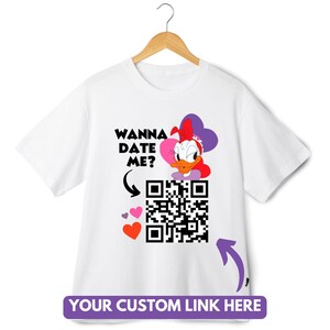 Camiseta personalizada con código QR de Daisy Duck "¿Quieres una cita?" (impresión digital)