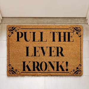 Felpudo "Pull the Lever Kronk", felpudo de bienvenida de "El Emperador y sus Locuras", divertido regalo de inauguración de Disney, alfombra de entrada de fibra de coco natural, felpudo para patio