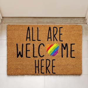 Felpudo de fibra de coco "Todos son bienvenidos", felpudo de bienvenida con corazón arcoíris, alfombra inclusiva, alfombra de entrada LGBTQ, felpudo "Kindness Coco", regalo para un nuevo hogar