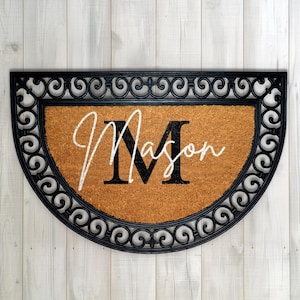 Custom Last Name & Initial Doormat, Personalized Family Name Welcome Mat, Elegant Entrance Decor, Cute Housewarming Gift, Monogram Porch Rug