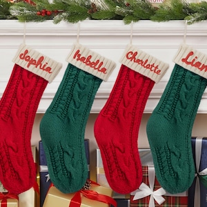Gepersonaliseerde 2025 geborduurde kerstsokken, gebreide familiesok, aangepaste naam vakantiecadeau, borduurwerk kerstcadeau