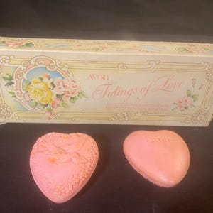 vintage Avon Tidings of Love Hostess Fragranced Soaps In Box (one soap missing)