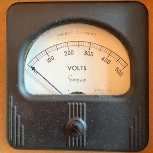 vintage Simpson Model 27 Meter 0-500 DC Volts 2000 ohms per volt NOS