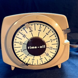 vintage Intermatic Time-All Lamp Appliance Timer Model A211-4 15 Amp Made in USA