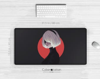 NieR Automata - gamingbureaumat | YohRA 2B |  31,5 x 15,5 inch / 80 x 40 cm - No2 Type B - ZWARTE achtergrond - merchandise | muismat - cadeau-idee