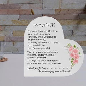 Mom Acrylic Heart Plaque: Meaningful Mother&#39;s Day Keepsake
